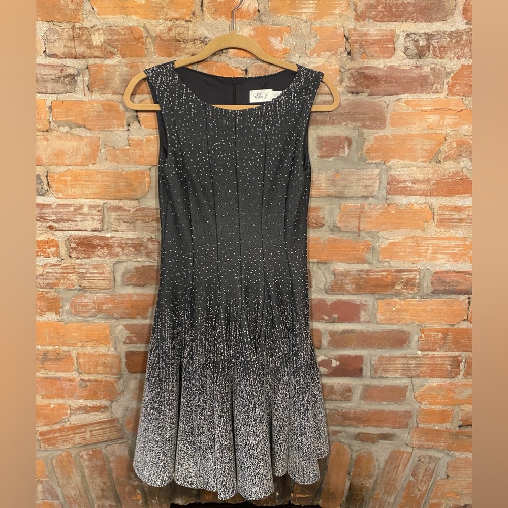 Eliza J brand Fit & Flare ombré dot black and white knit dress. Size 2